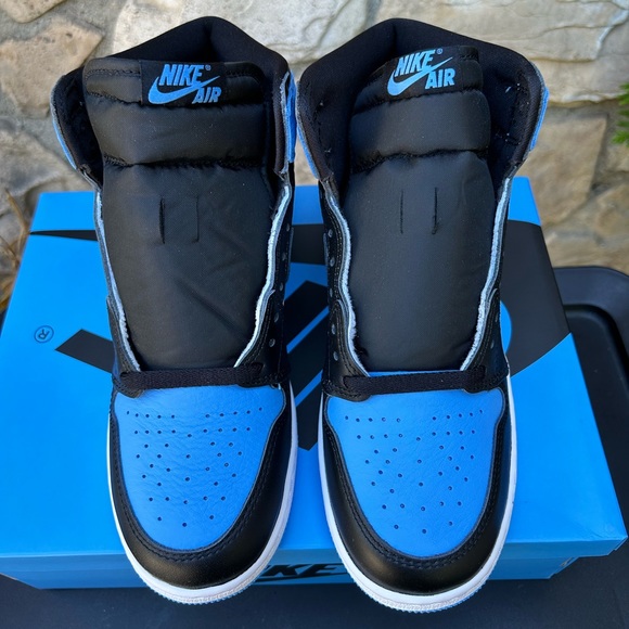 Air Jordan 1 High “UNC Toe” Size 6Y - Picture 2 of 10